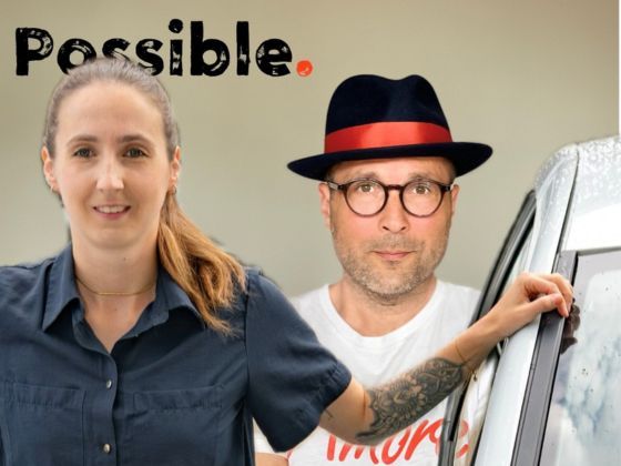 Saskia Schartow (l) und Max Thinius (r) sprechen im Podcast "Possible" über Mobiliät, welche Möglichkeiten BARshare als Konzept für den ländlichen Raum bietet und wie die Kreiswerke das angegangen sind.