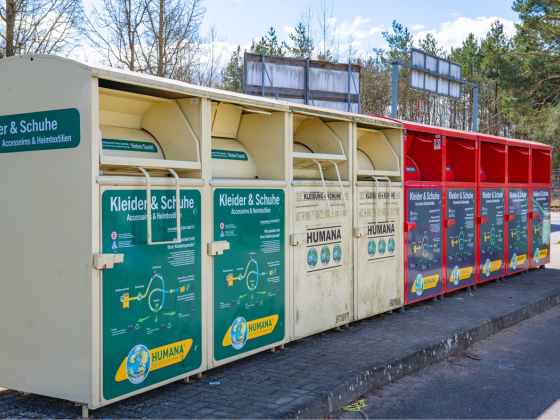 Endlich eine Lösung für Altkleider - zusätzliche Altkleidercontainer wie hier auf dem Recyclinghof Eberswalde gibt es nun auf allen Höfen der BDG. (Foto: Torsten Stapel / KWB)