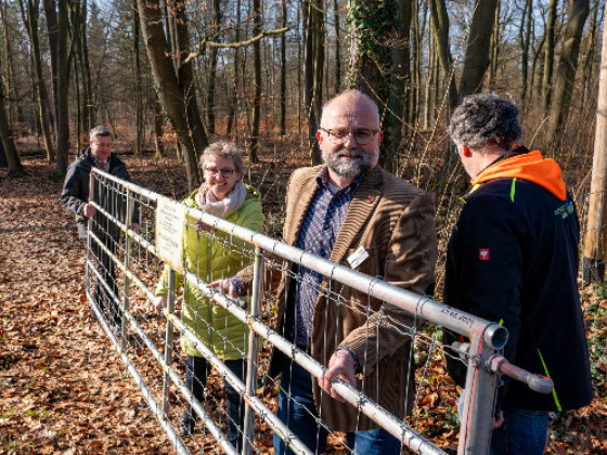 v.l.n.r. Landestierarzt Dr. Stephan Nickisch, Verbraucherschutzstaatssekretärin Dr. Antje Töpfer, Landrat Landkreis Barnim Daniel Kurth und Willi Langner, Teamleiter Straßenunterhaltung, Kommunal- und Infrastrukturservice GmbH (Foto: Torsten Stapel)