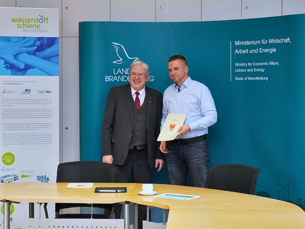 Übergabe von Fördermitteln des MWAE für Brandenburger Wasserstoffprojekte (Foto © MWAE)