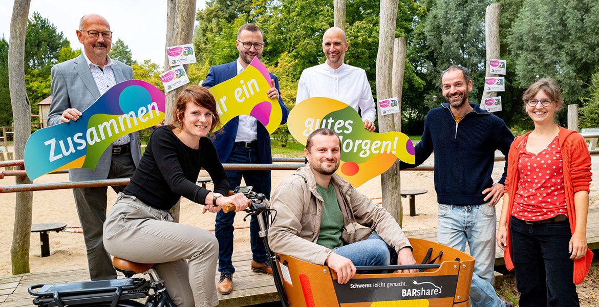 Freuen sich auf die zukunftswoche2021: Bürgermeister der Stadt Eberswalde Friedhelm Boginski, Geschäftsführer der Kreiswerke Barnim Christian Mehnert und der neue Präsident der HNEE Prof. Dr. Matthias Barth (oben v.l.) und das Organisationsteam der drei Partnerinstitutionen. (Foto: Torsten Stapel)