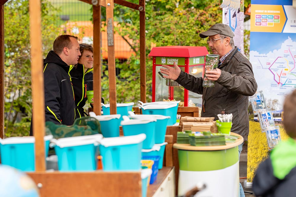 Kwb Infostand Auf Dem Tag Der Offenen Tur C Kwb
